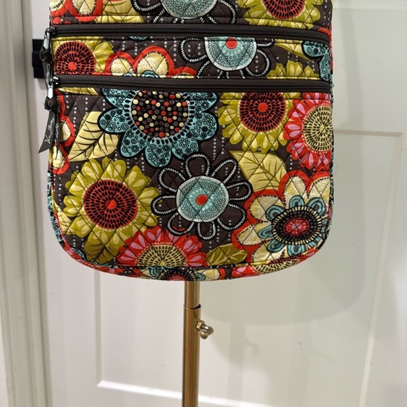 Vera Bradley Crossbody Bag Floral with Quilted Design With Packets - Picture 4 of 15